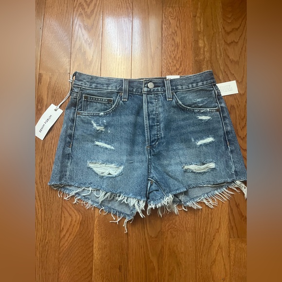 Aritzia (Denim Forum) - The EX Boyfriend Boyfriend Short - Picture 2 of 5